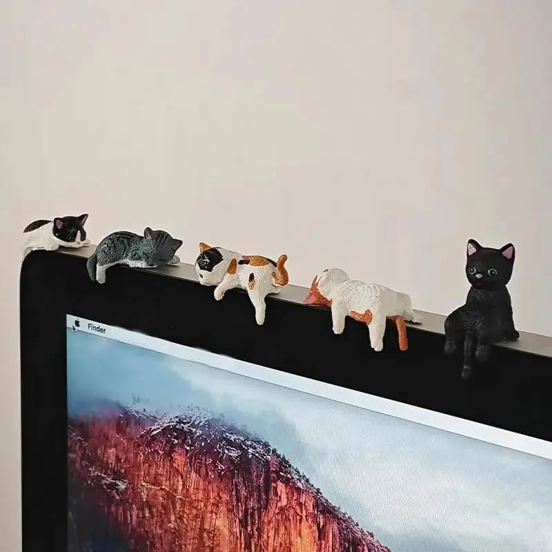 Hand-Painted Mini Cat Desk Figurines – Set of 5 Cute Cartoon Kitty Companions