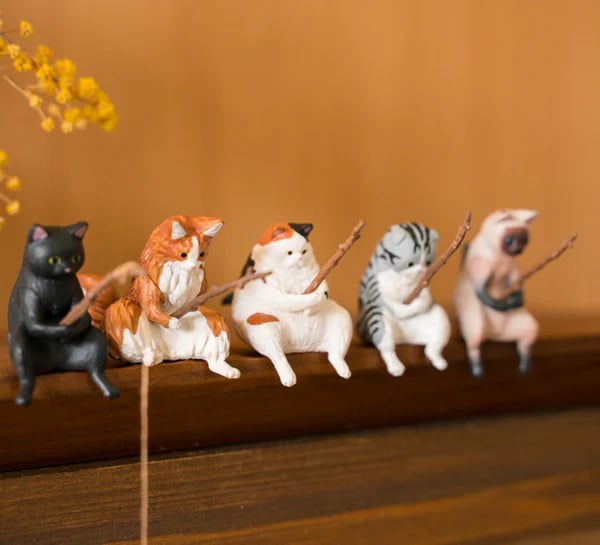Hand-Painted Mini Cat Desk Figurines – Set of 5 Cute Cartoon Kitty Companions