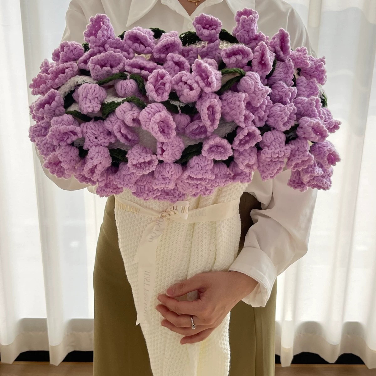 Hand-woven Rose Blanket – A Perfect Valentine’s Day Gift