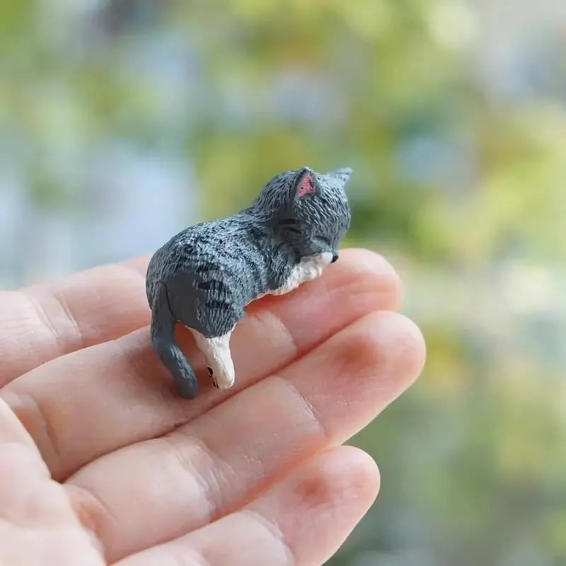Hand-Painted Mini Cat Desk Figurines – Set of 5 Cute Cartoon Kitty Companions