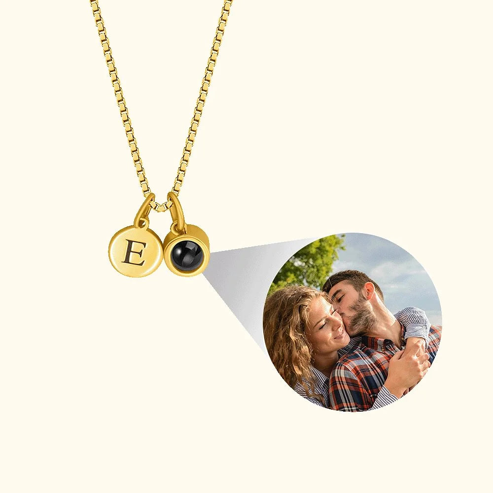 Personalized Photo Projection Necklace – Meaningful Gift for Birthdays & Anniversaries