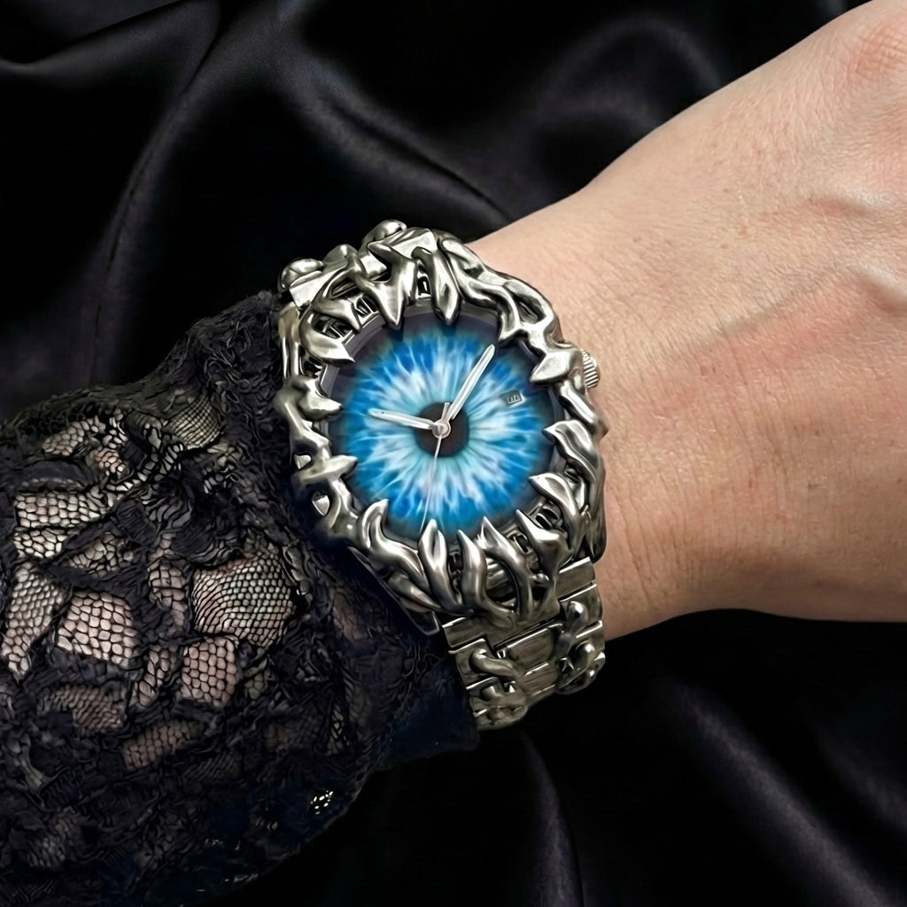 Y2K Claw Design Waterproof Quartz Watch with Luminous Dial