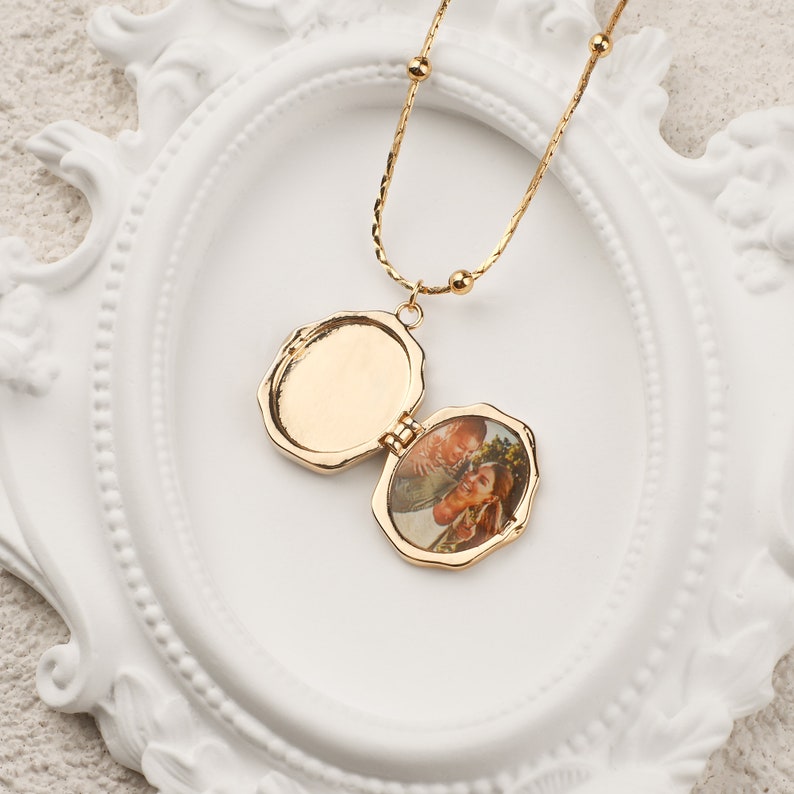 Custom Angel Locket Necklace with Photo, Vintage Locket Necklace