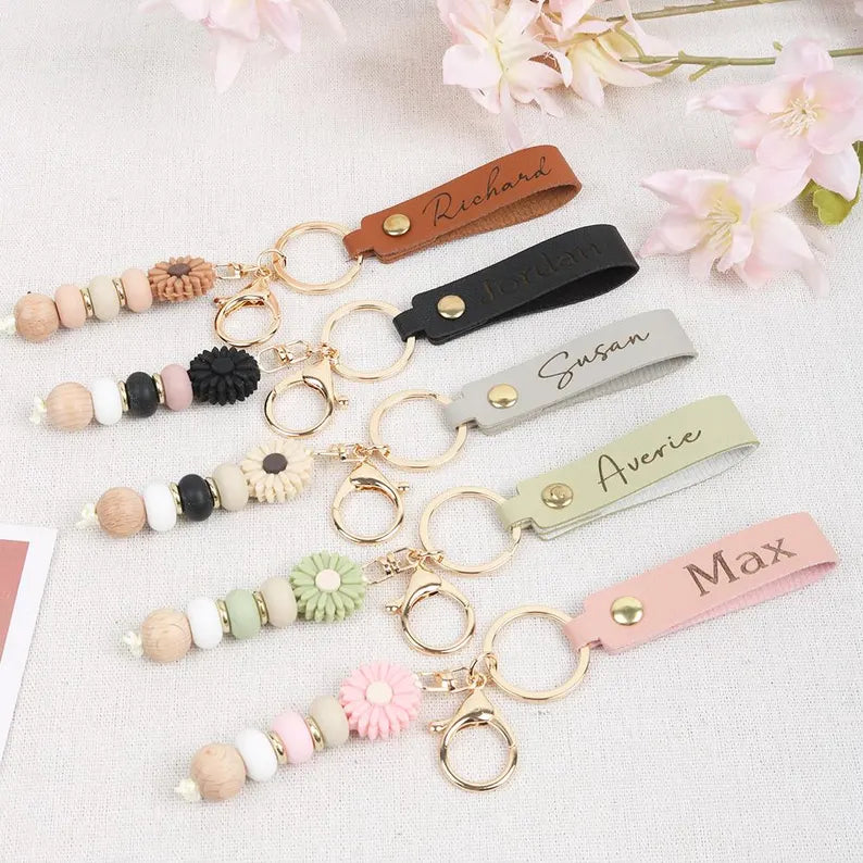 Personalised daisy beaded keyring