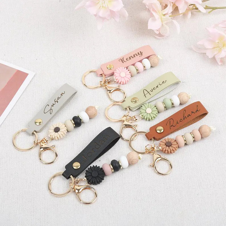 Personalised daisy beaded keyring