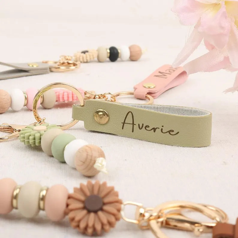 Personalised daisy beaded keyring