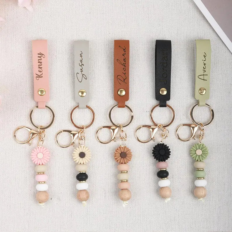 Personalised daisy beaded keyring